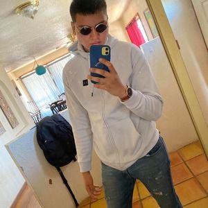 Meet your Posher, Lijah